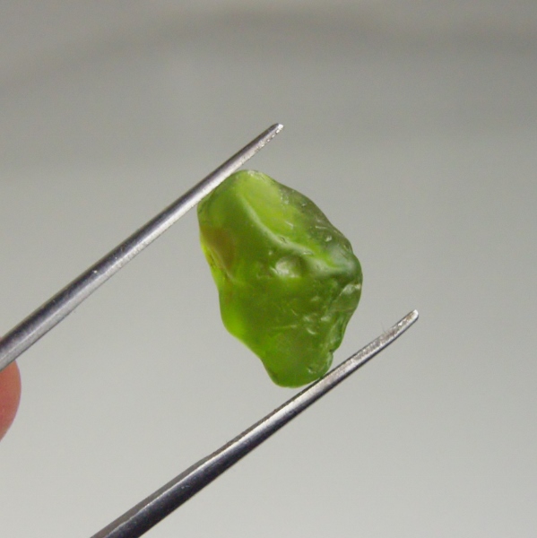  Fine Color and Clean Peridot Facet Rough Arizona 12.73 ct  Litnon.com