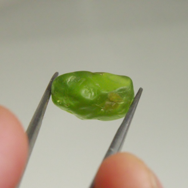  Fine Color and Clean Peridot Facet Rough Arizona 12.73 ct  Litnon.com