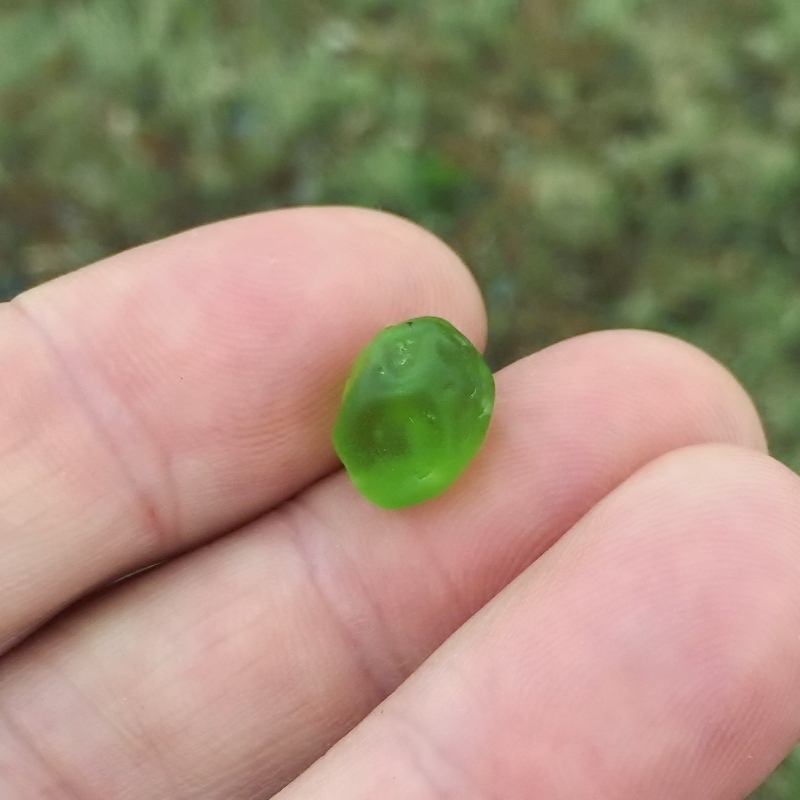  Fine Color and Clean Peridot Facet Rough Arizona 7.54 ct  Litnon.com
