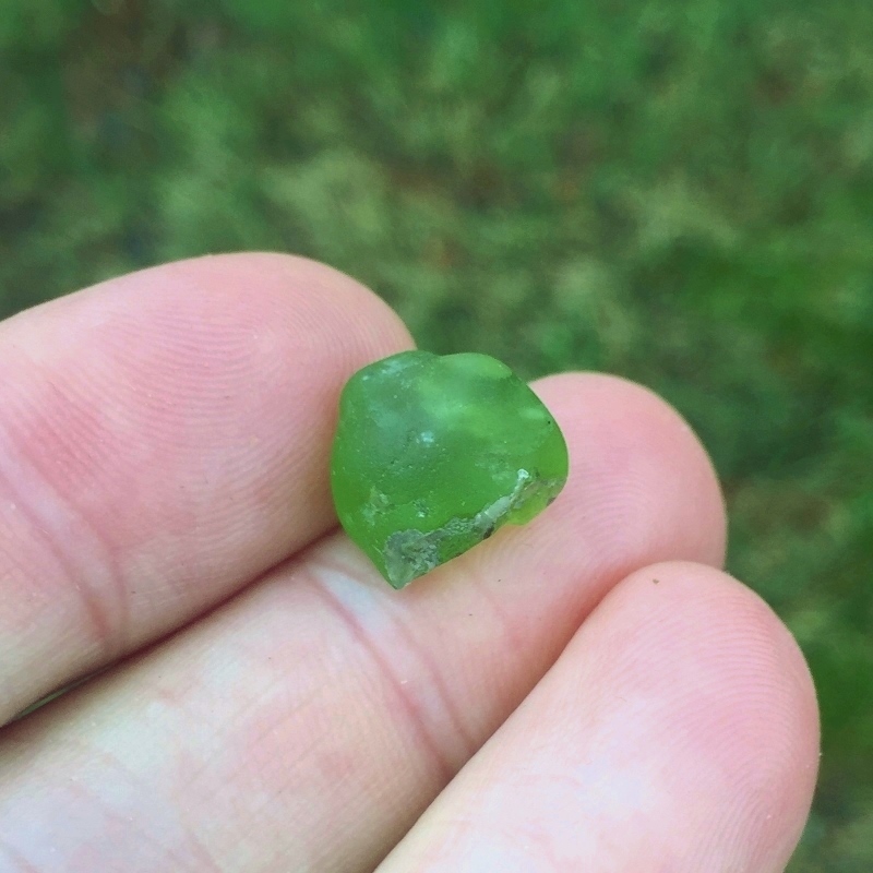 Fine Color and Clean Peridot Facet Rough Arizona 11.53 ct  Litnon.com