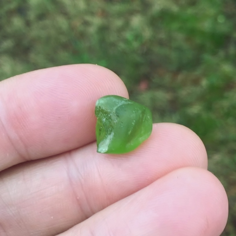  Fine Color and Clean Peridot Facet Rough Arizona 11.53 ct  Litnon.com