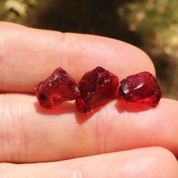 Quality Pyrope Garnet Facet Rough Tanzania 24.12 ct tw  Litnon.com