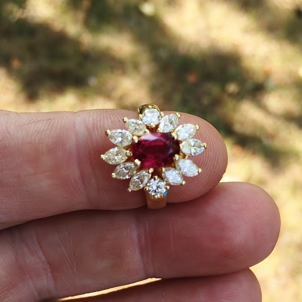 Color and Quality Mozambique Ruby Diamond Ring 18 kt GL Litnon.com