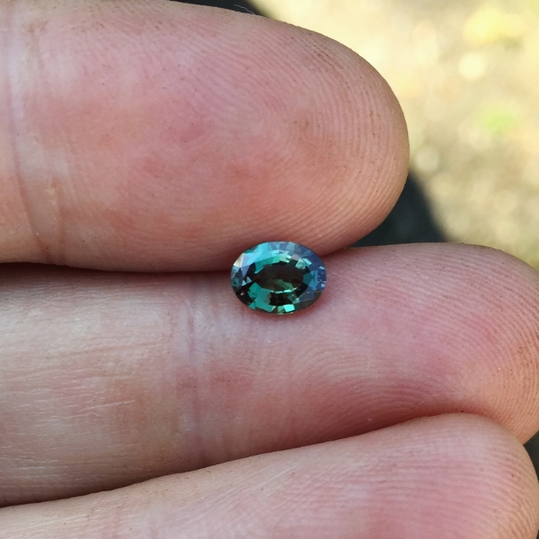 Strong Color Change Chrysoberyl Alexandrite Brazil 0.72 ct  Litnon.com