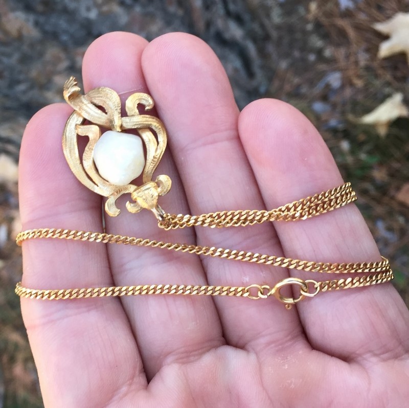 Art Deco Fresh Water Pearl 14 kt. Pendant and Chain  Litnon.com