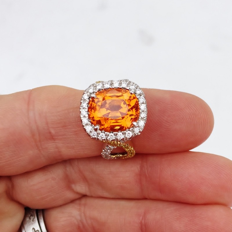 Mandarin Garnet 7.75 ct Yellow and White Diamond Ring 18 kt GL Litnon.com
