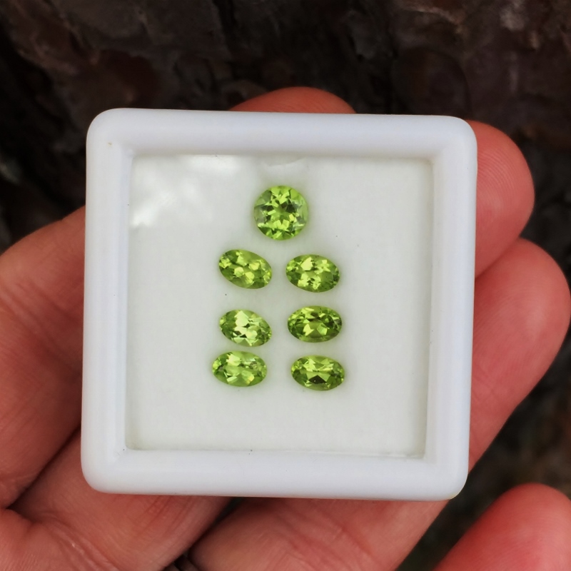 Bright and Clean Natural Arizona Peridot 3.94 ct Lot  Litnon.com