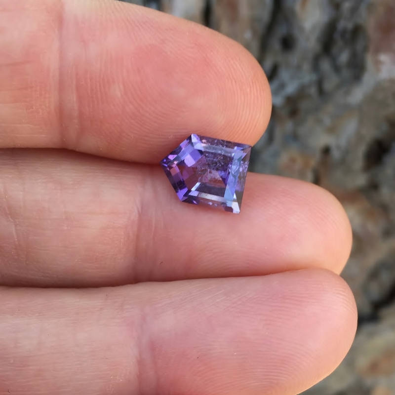Included Natural Purple Scapolite / Wernerite Tanzania 2.81 ct  Litnon.com