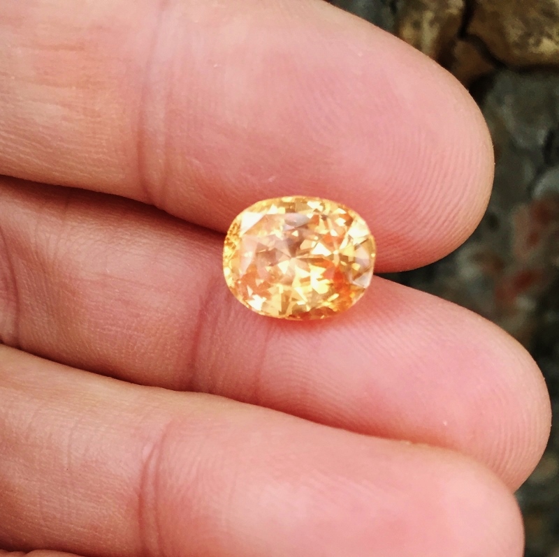 GIA Certified Unheated Yellowish Orange Sapphire Sri Lanka 5.50 ct  Litnon.com