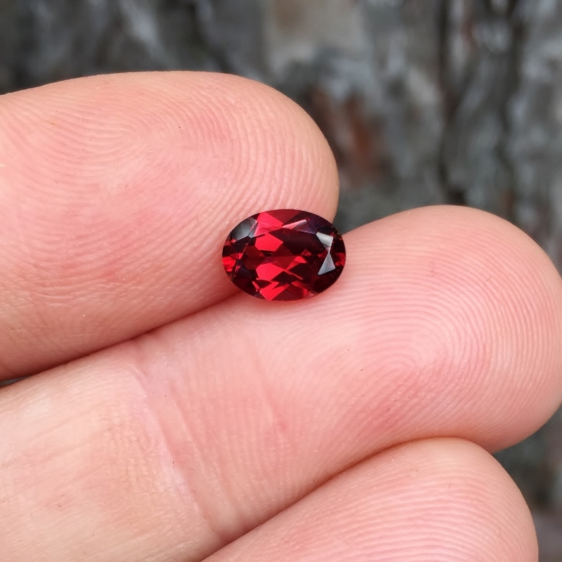  Red Fire Crimson Color Umba River Garnet 1.48 ct  Litnon.com