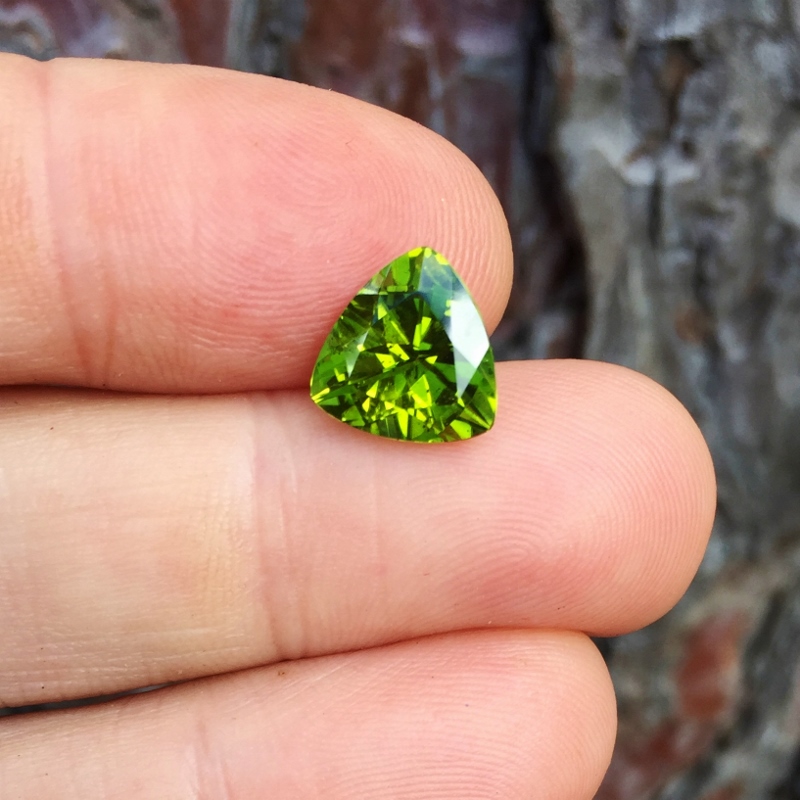 Fine Quality Bright and Pretty Arizona Peridot 4.61 ct  Litnon.com