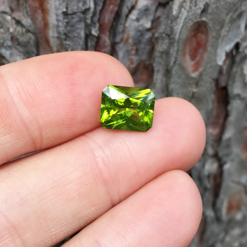  Bright and Pretty San Carlos Arizona Peridot 4.72 ct  Litnon.com