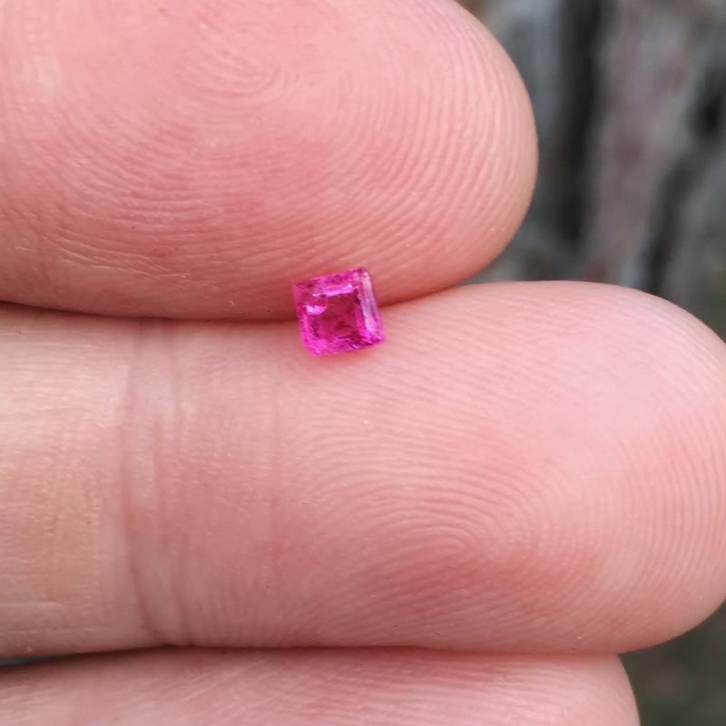 Tiny Treasure Old Stock Pink Red South East Asia Ruby  Litnon.com
