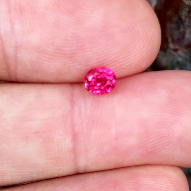Small Treasure Hot Color and Bright Burmese Spinel 0.71  Litnon.com