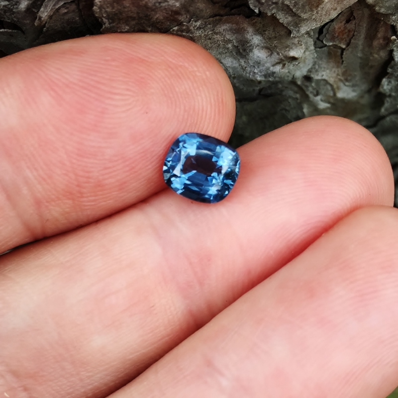 Rare True Blue Natural Spinel Sri Lanka 1.71 ct  Litnon.com