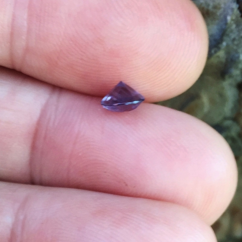 Purple To Blue Color Shift Natural Spinel Sri Lanka 0.98 ct  Litnon.com