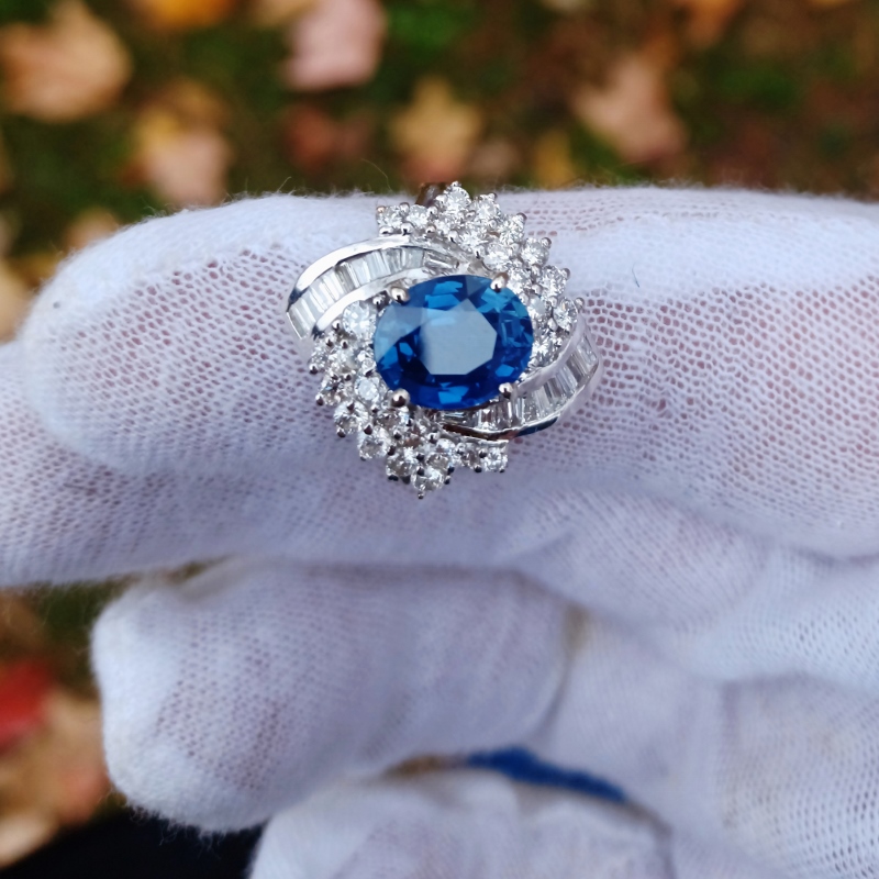 Estate Natural Sapphire and Diamond 14 kt Ring 4.5 ct tw  Litnon.com