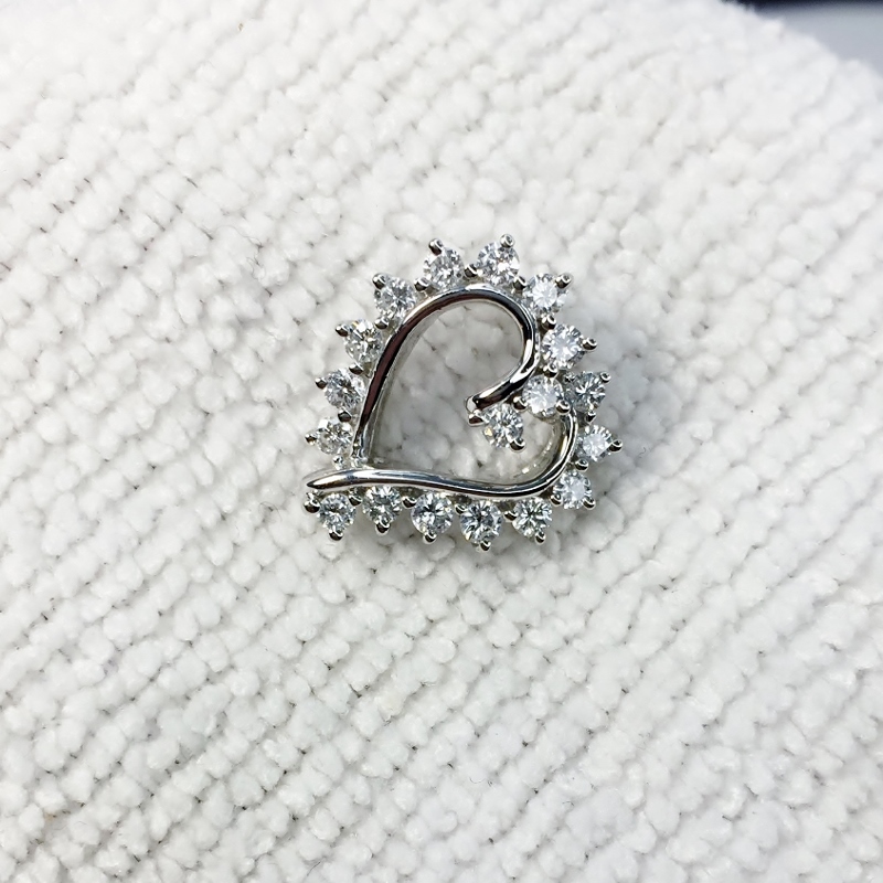 Heart Shape 14 Karat White Gold Diamond Pendant 0.50 ct  Litnon.com