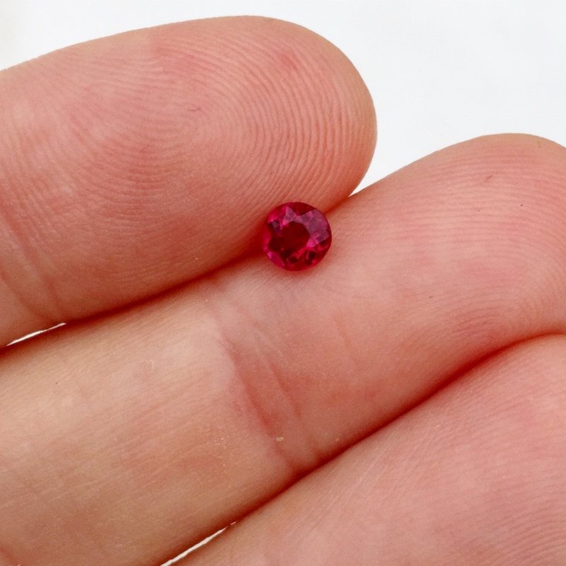 Fine Color and Bright Natural Thailand Ruby 0.40 ct  Litnon.com