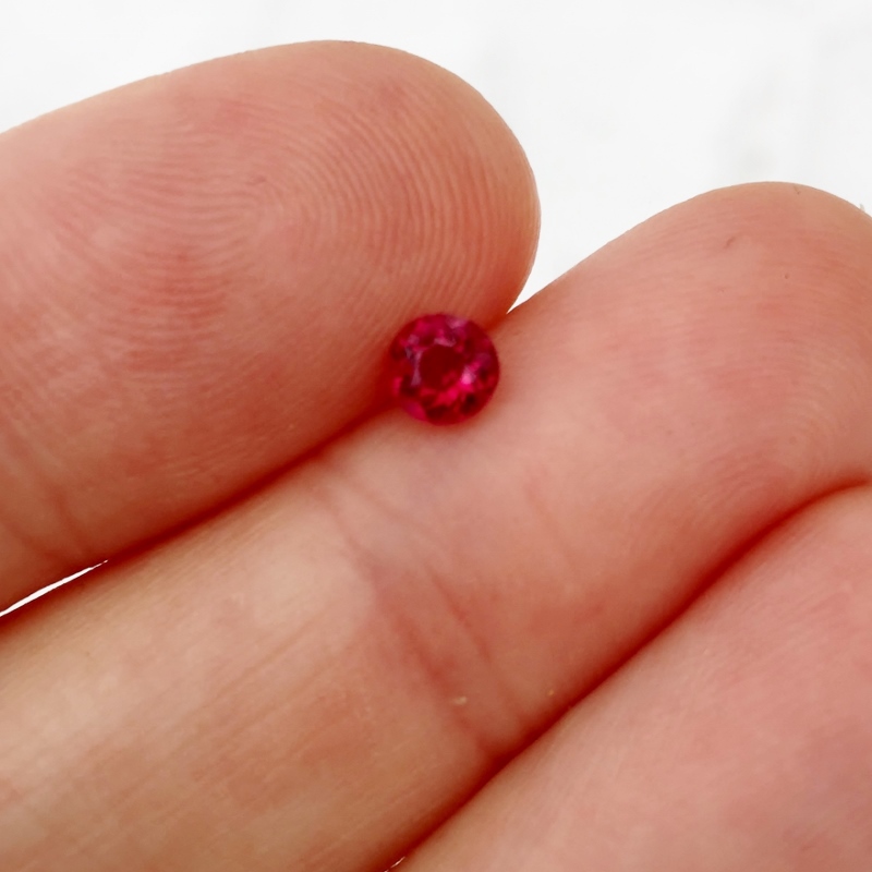 Fine Color and Bright Natural Thailand Ruby 0.40 ct  Litnon.com
