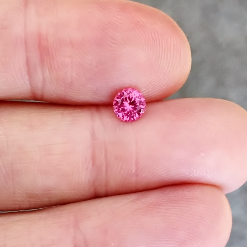 Small Treasure Hot Pink Color and Bright Burmese Spinel  Litnon.com