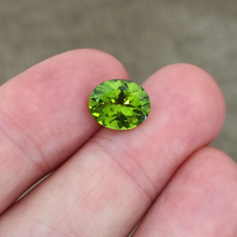 Fine Color Bright and Pretty Arizona Peridot 3.62  Litnon.com