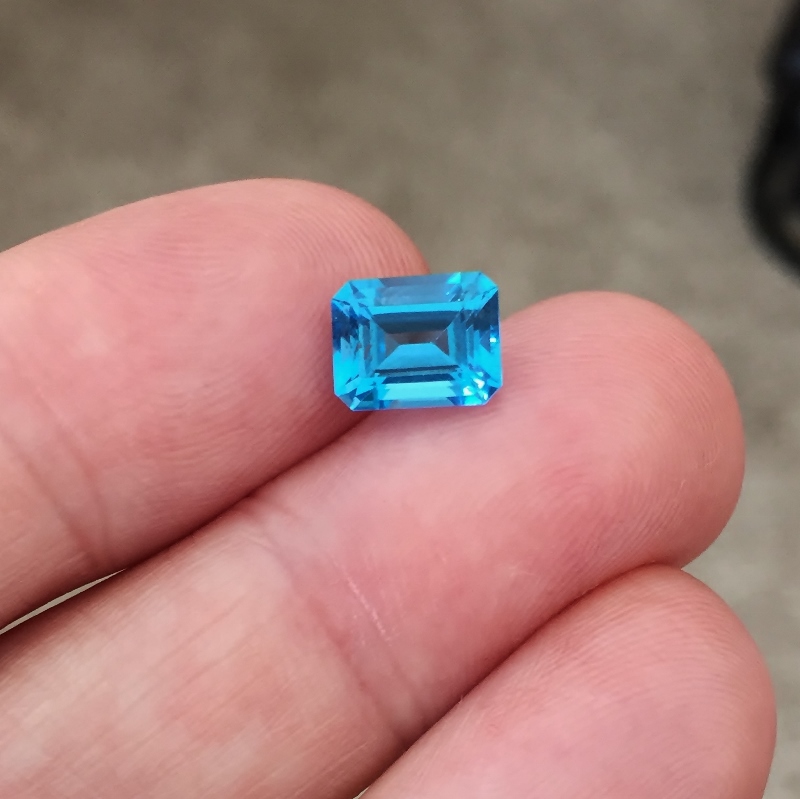 USA Cutting Rich Color Swiss Blue Topaz 2.67 ct  Litnon.com