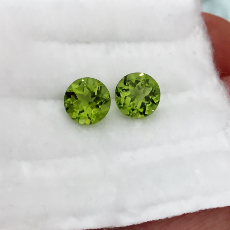 Bright and Pretty Fine Color Pakistan Peridot Pair 4.80 ct GL Litnon.com