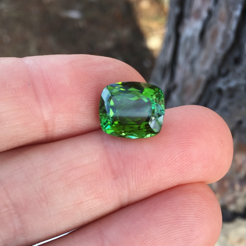 Fine Color and Bright Dichroic Green Tourmaline Nigeria 7.71 ct  Litnon.com