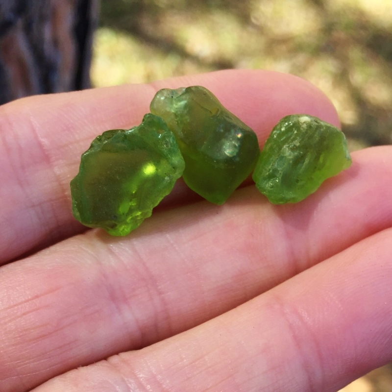 Big Fine Color and Clean Arizona Peridot Facet Rough 34.40 ct  Litnon.com