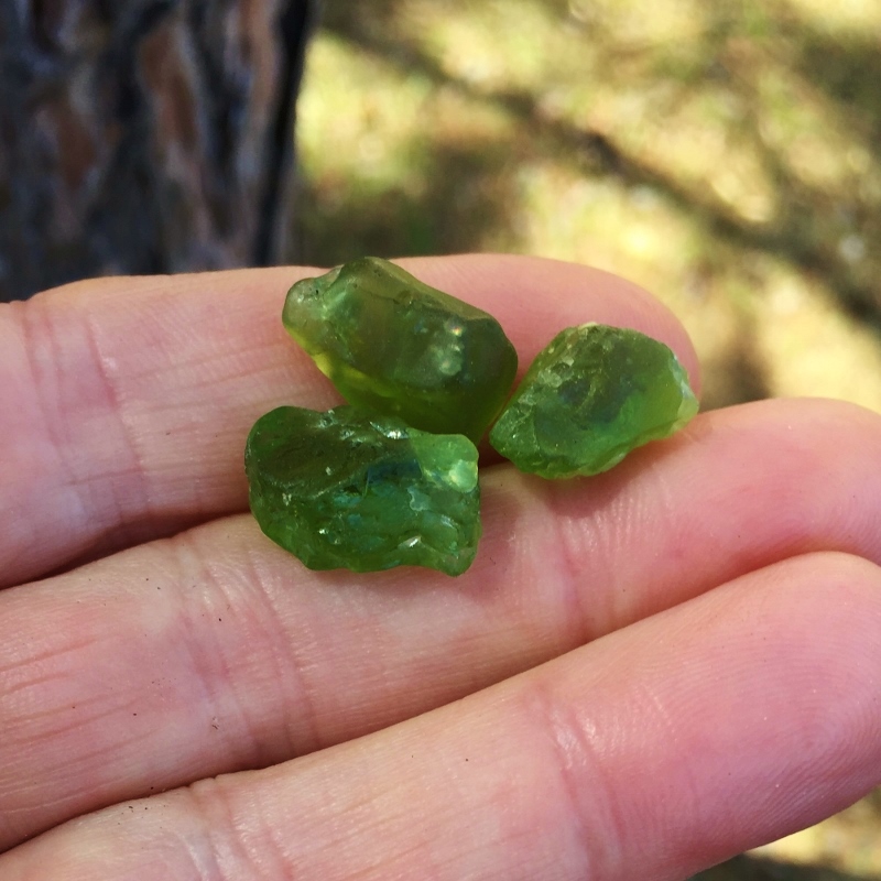 Big Fine Color and Clean Arizona Peridot Facet Rough 34.40 ct  Litnon.com