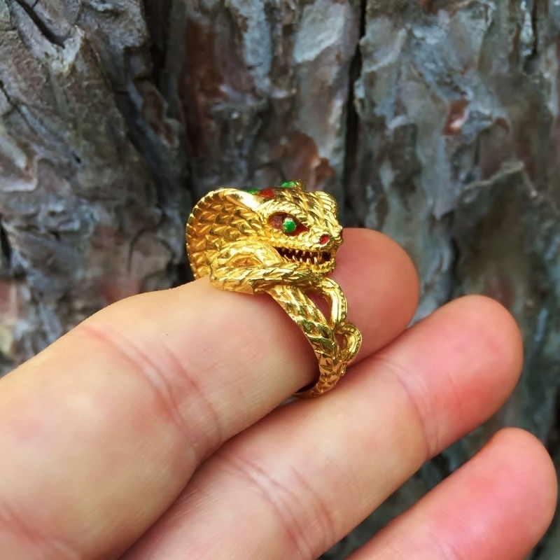Vintage Unique King Cobra Enamel Snake Ring 18 kt  Litnon.com