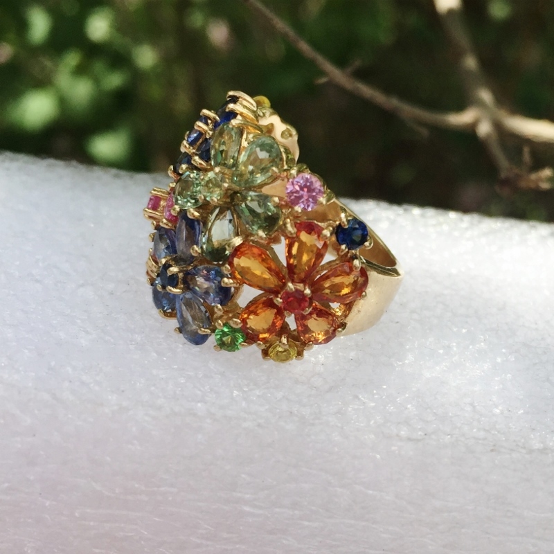18 Karat Gold Multi-Color Ceylon Sapphire Flower Ring 5+ ct  Litnon.com