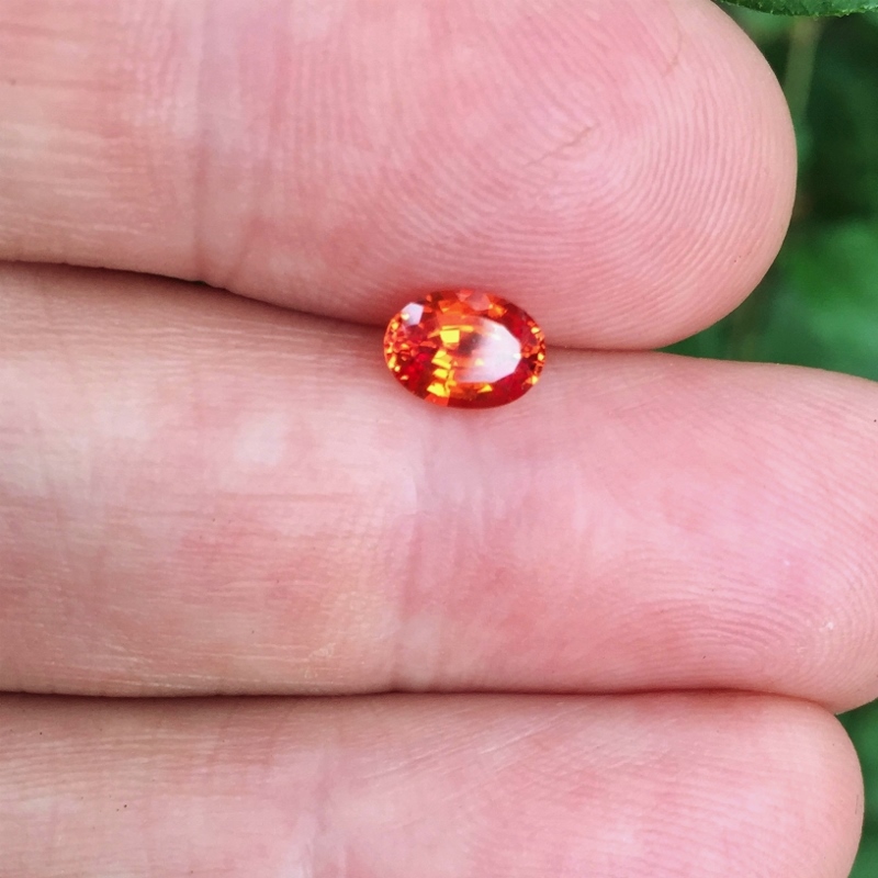 Natural and Bright Orange Sapphire Sri Lanka 0.97 ct  Litnon.com