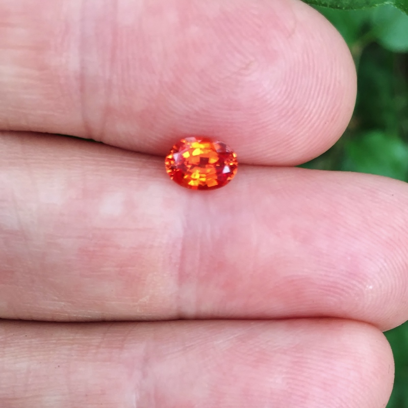 Natural and Bright Orange Sapphire Sri Lanka 0.97 ct  Litnon.com