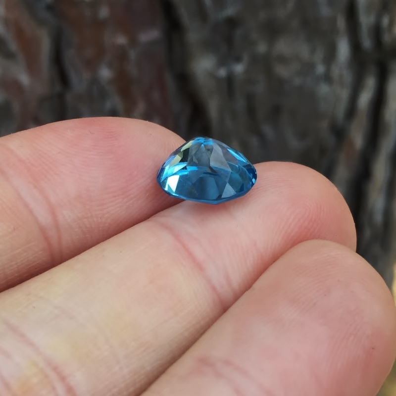USA Cutting Rich Color Swiss Blue Topaz 6.32 ct  Litnon.com