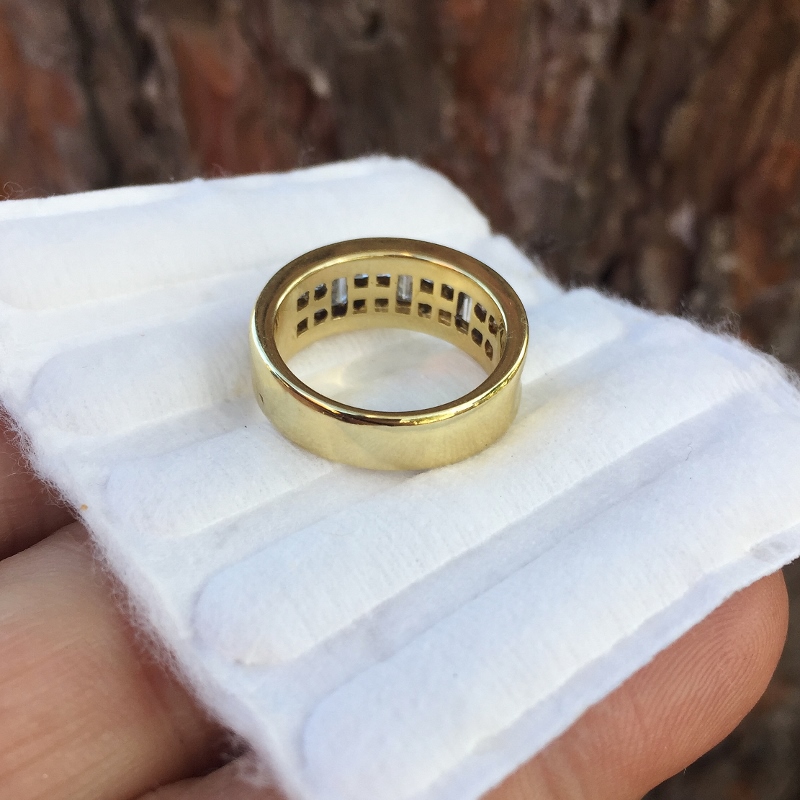 Estate Quality Channel Set Diamond Band 18kt  Litnon.com