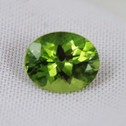 Fine Quality Bright and Pretty Arizona Peridot 4.04 ct  Litnon.com