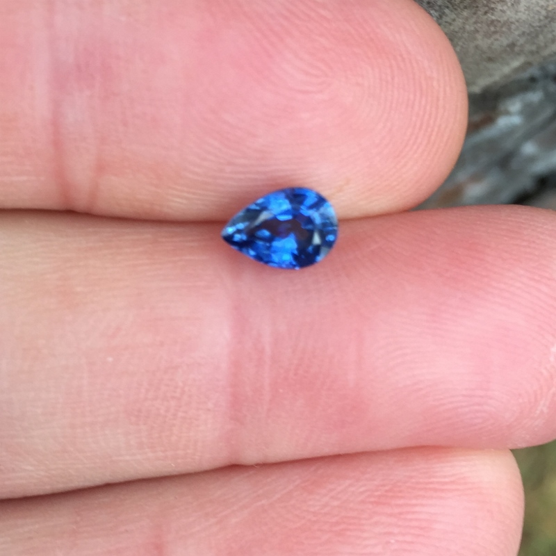 Fine Royal Blue Unheated Natural Ceylon Sapphire 1.31ct  Litnon.com