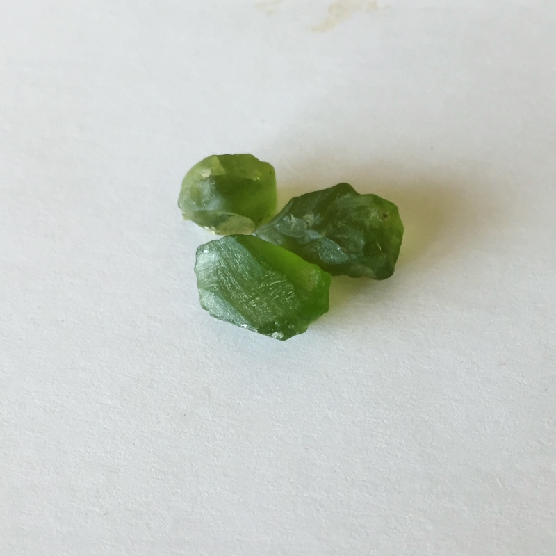 Fine Color and Clean Select Arizona Peridot Facet Rough 36.18 ct  Litnon.com