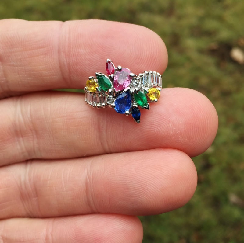 18 Karat White Gold Multi-Color Sapphire Diamond Ring 5+ ct  Litnon.com