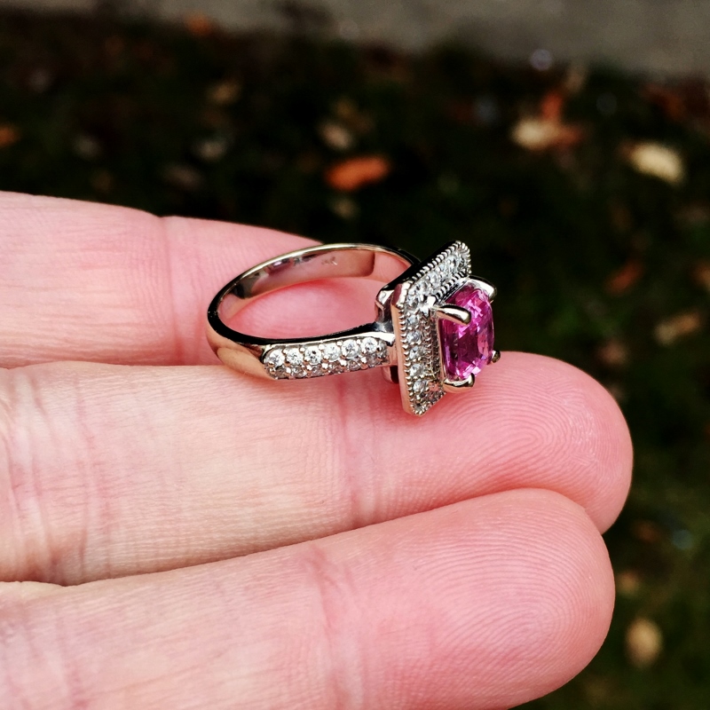  Estate Bright Pink Ceylon Sapphire Diamond 14 kt Ring  Litnon.com