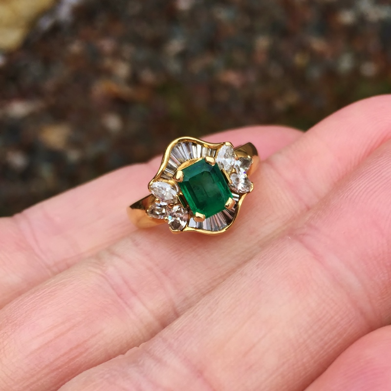 Premium Color and Clarity Colombian Emerald Diamond 18kt Ring  Litnon.com
