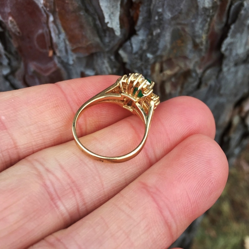 Fine Color Colombian Emerald and Diamond Ring 14 kt  Litnon.com