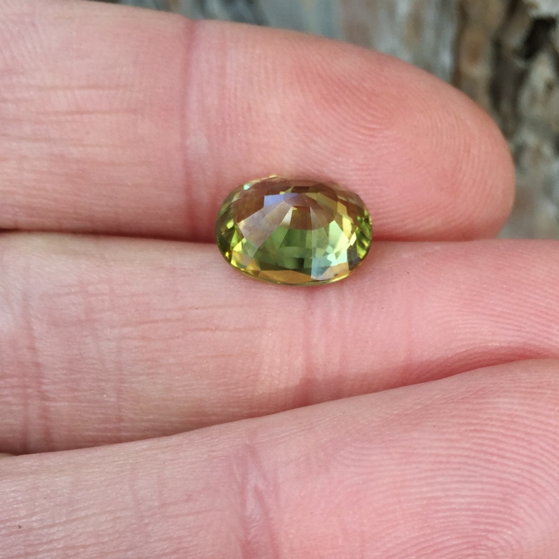 Big Unheated Yellow Green Sapphire Madagascar 5.07 ct  Litnon.com