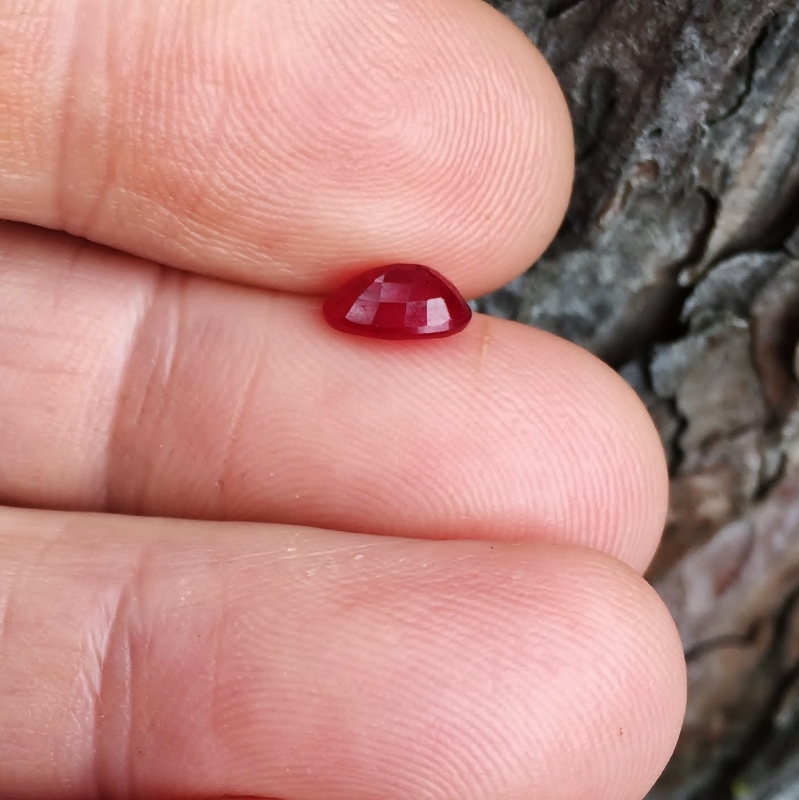 Red Natural Ceylon Ruby Sri Lanka 1.36 ct  Litnon.com