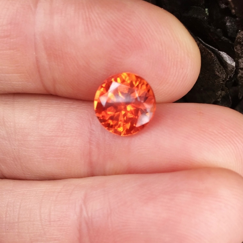 Lab Perfection Intense Orange Sapphire Corrundum 4.88 ct  Litnon.com