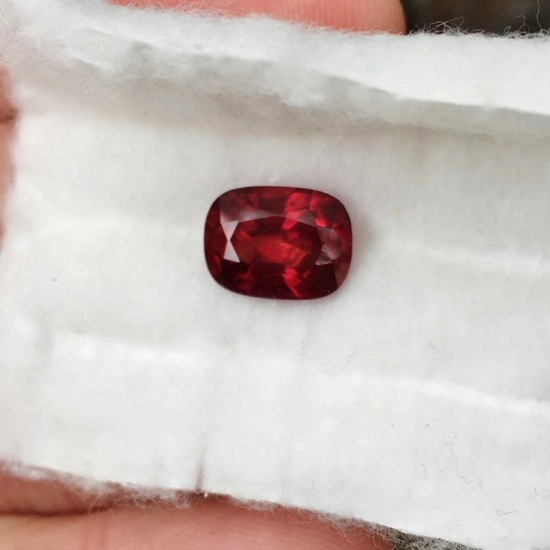 Big GIA Certified Mozambique Ruby 6.45 carats  Litnon.com
