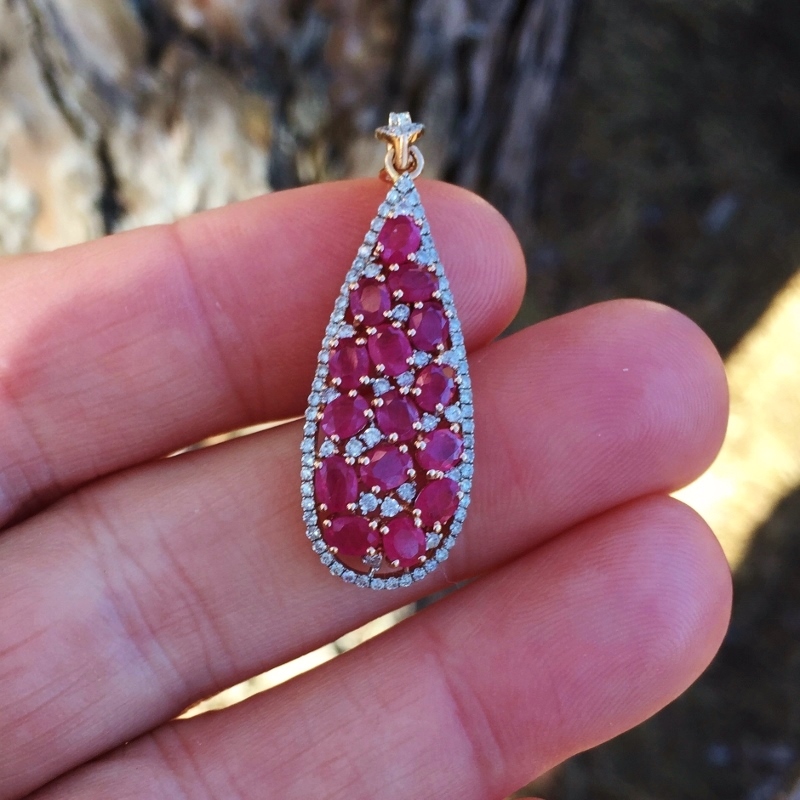 Pretty Natural Burmese Ruby and Diamond Pendant 14 kt Litnon.com