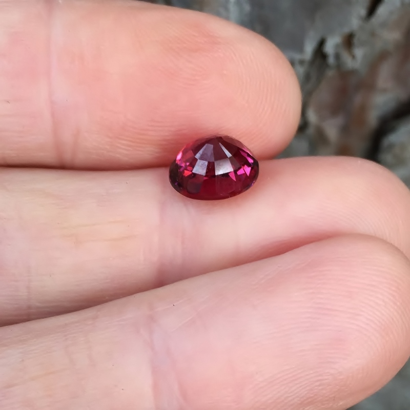Bright Tanzania Umba River Rhodolite Garnet 3.51 carats GLI  Litnon.com